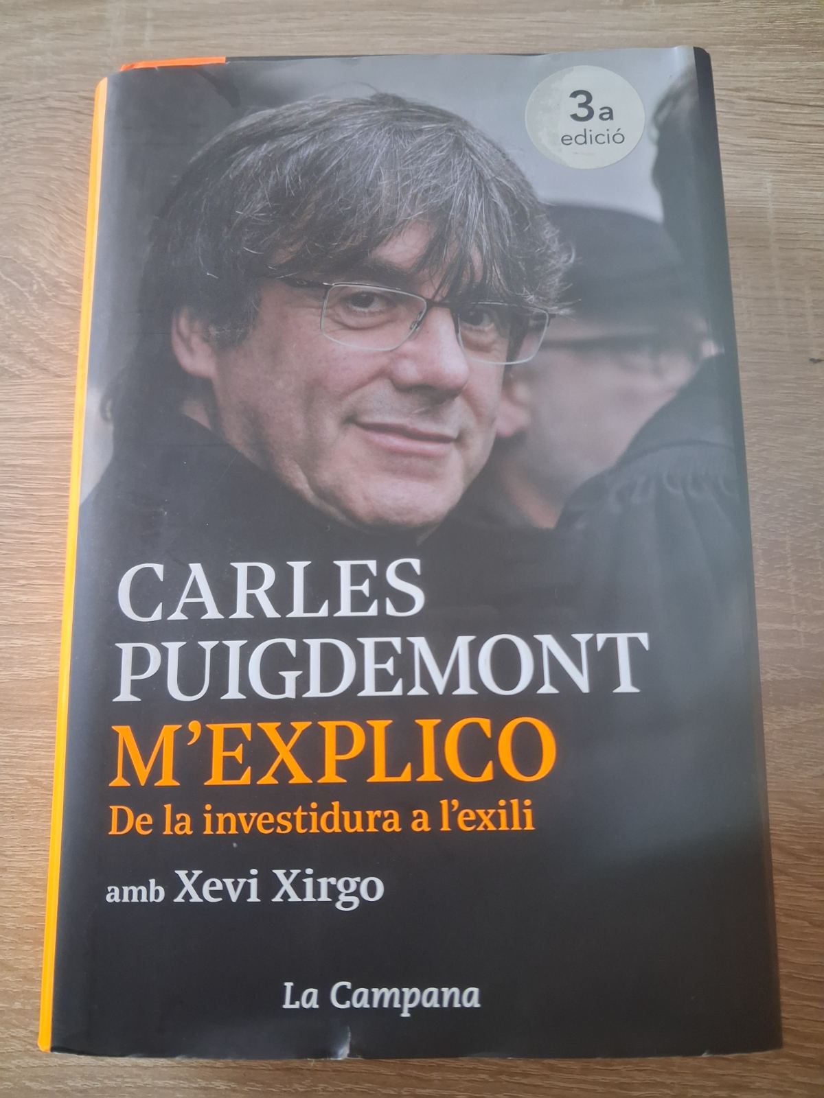 Portada M'explico: De la investidura a l'exili